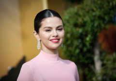 Selena Gomez Says She Hasn't Been on the Internet in Four Years ...