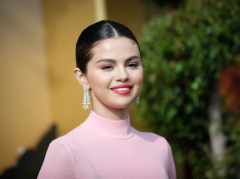 Selena Gomez Says She Hasn't Been on the Internet in Four Years ...