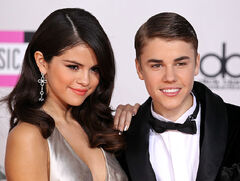 Selena Gomez's Instagram deleted as nude pics of Justin Bieber ...