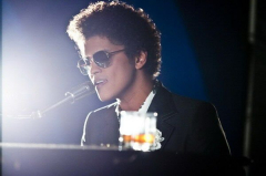 Bruno Mars - USA Grammy Pop Super Star Great Singer