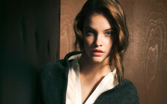 Barbara Palvin New Hair Style  Photos