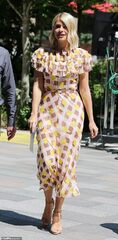 Holly Willoughby dresses for London sunshine in pretty dress ...