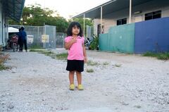 Controversy over Australia's refugee camps grows as senior doctor ...