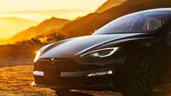 Tesla (2023 Tesla Model S Plaid)