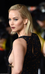 Jennifer Lawrence shows sideboob at The Hunger Games: Mockingjay ...