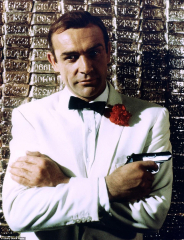 Sean Connery (Goldfinger Tuxedo)