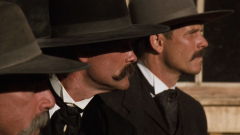 Kurt Russell (Wyatt Earp)