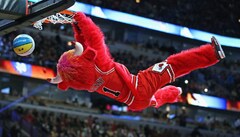 Benny the Bull (United Center)