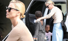 Charlize%20Theron%20cuts%20a%20sophisticated%20figure%20while%20enjoying%20lunch%20...