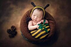 Coberllus Newborn Monthly Baby Photo Props Bee Bonnet Hat Cap & Sleeping Bag for Boy Girls Photography Shoot