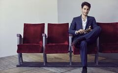 LE PARISIEN MAGAZINE. Pierre Niney, itinéraire d'un enfant prodige ...