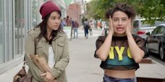 Ilana Glazer (Abbi Jacobson)