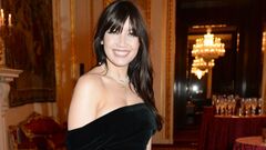 Daisy Lowe channels Angelina Jolie in show-stopping black gown ...