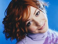 Alyson Hannigan (Dorian Caster Alyson Hannigan Photoshoot)