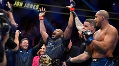 Jon Jones returns to win UFC heavyweight title in 1st round ...