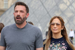 Ben Affleck makes last ditch bid to win back Jennifer Lopez ...