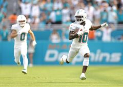 Dolphins become third team in NFL history to score 70 points