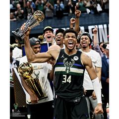 Giannis Antetokounmpo Milwaukee Bucks Unsigned 2021 Bill Russell NBA Finals MVP Celebration Photograph (Giannis Antetokounmpo)