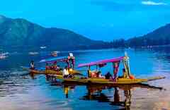 Shikara Boat Ride in Dal Lake, Srinagar, Jammu and Kashmir