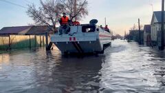 Russia floods: Thousands forced to flee s after melting snow ...