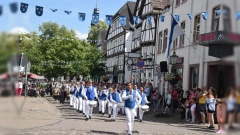 Weserstadt Beverungen feiert ihr Schützenfest blau-weiß und unter ...