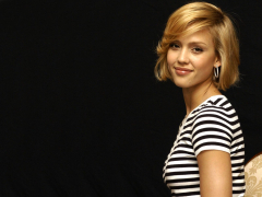 Jessica Alba Short Hair Pic