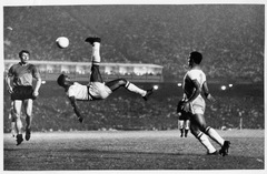 Pelé (pele acrobatic action) (Leônidas)