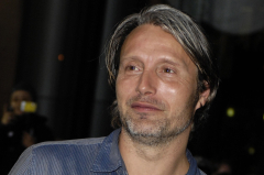 mads mikkelsen, gray-haired, look