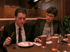 Dale Cooper Special Agent MacLachlan eating Cherry Pie Twin Peaks